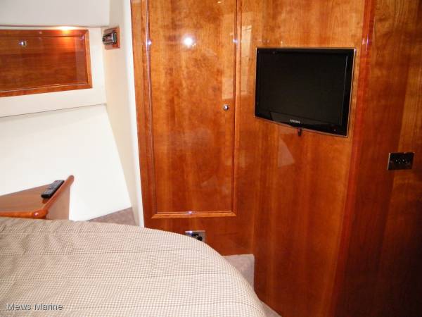 Riviera 60 Enclosed Flybridge