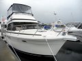 Riviera 3300 Flybridge Cruiser 