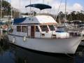 Clipper 30 flybridge cruiser