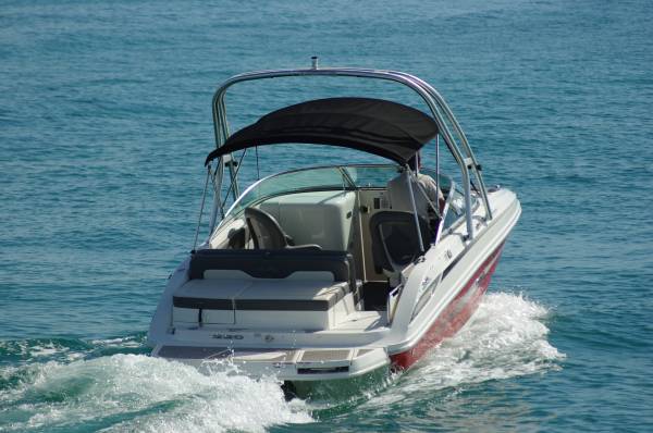 2011 Sea Ray 220 Sundeck Review